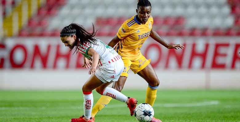 Uchenna Kanu debutó en el triunfo de Tigres sobre Necaxa