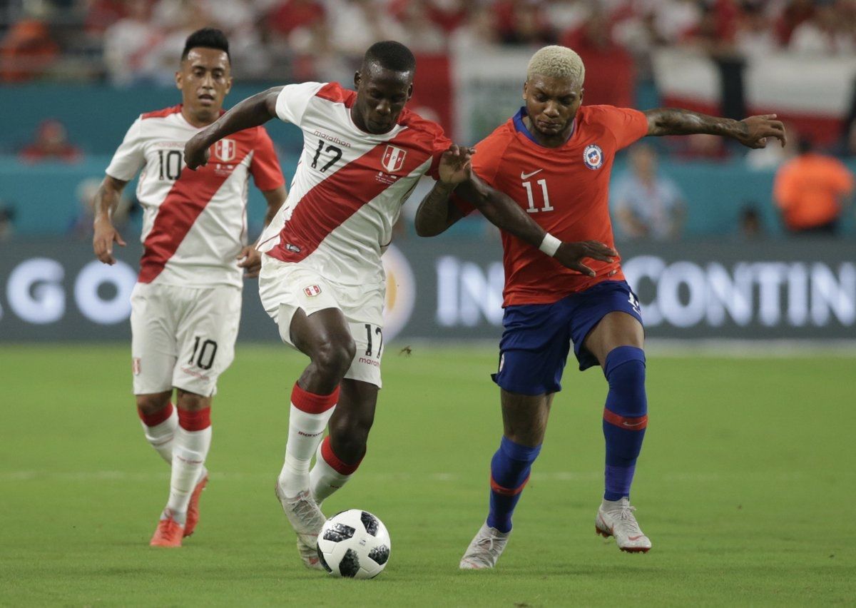 Luis Advíncula Tigres Rayo Vallecano España Perú Selección de Perú Chile Amistoso Velocidad
