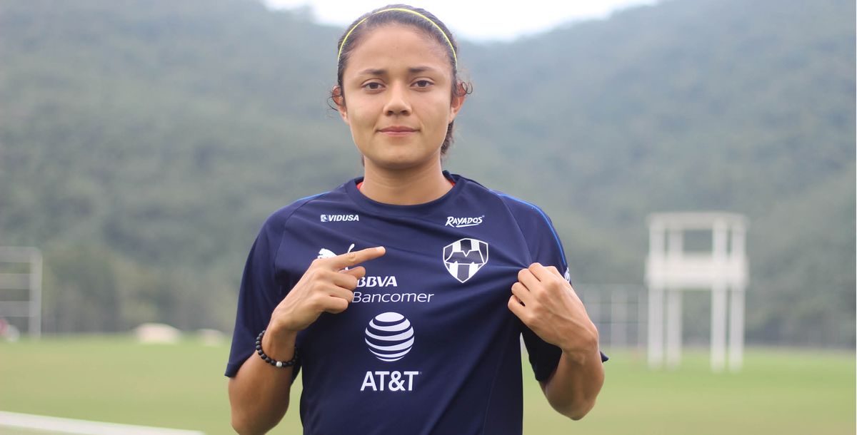 rebeca bernal pienso grande rayadas liga femenil
