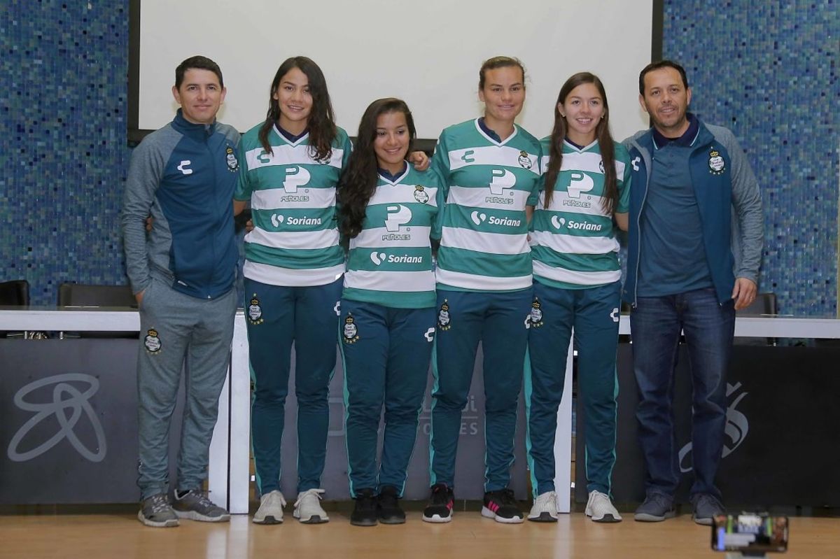 Santos femenil Guerreras reforzadas Katia Estrada Sofía Ochoa Cinthia Peraza e Isela Ojeda.