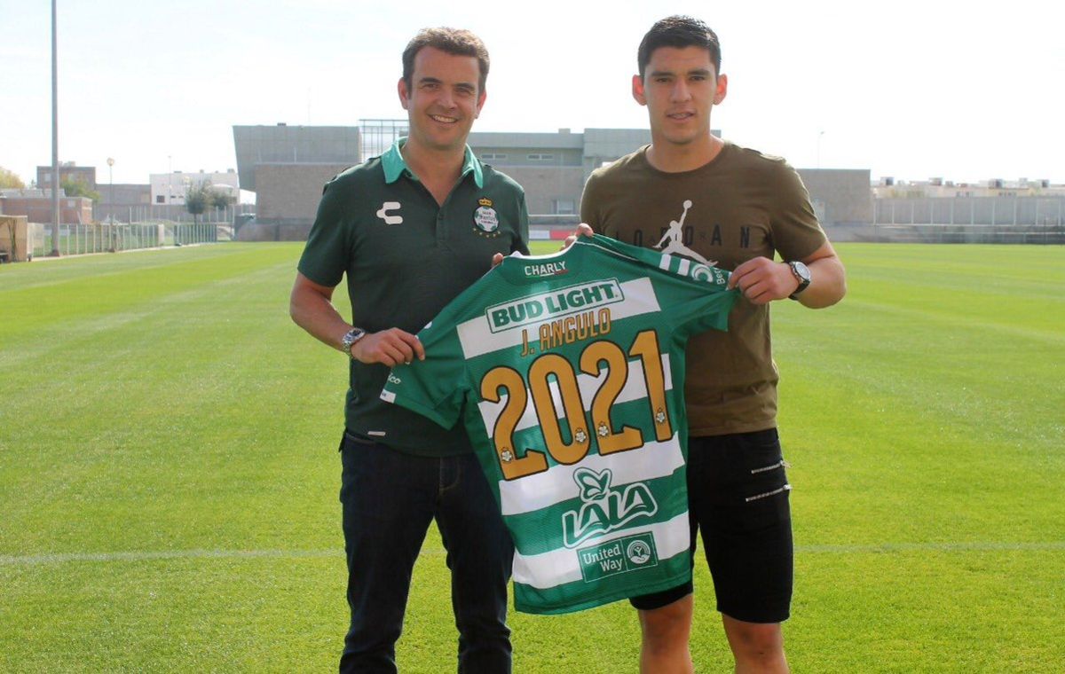 Santos laguna torreón jesús angulo renueva
