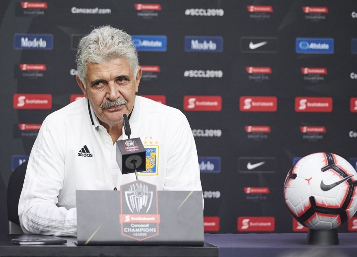 tuca ferretti felinico rayados clasico sin violencia