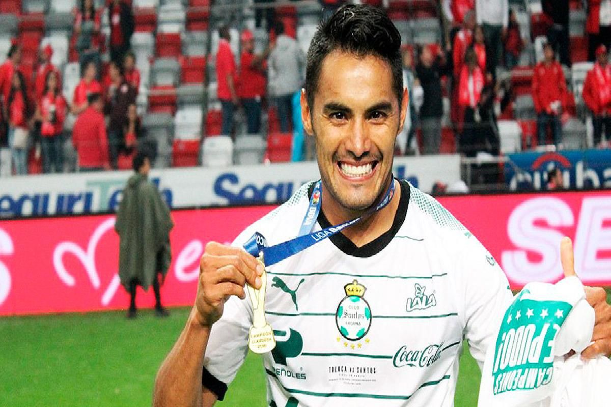 Santos Campeón Campeones de Hierro Carlos Izquierdoz José Juan Vázquez Gallito Vázquez Rodolfo Cota Nahuel Guzmán Campeón Hugo Ayala Apertura 2016