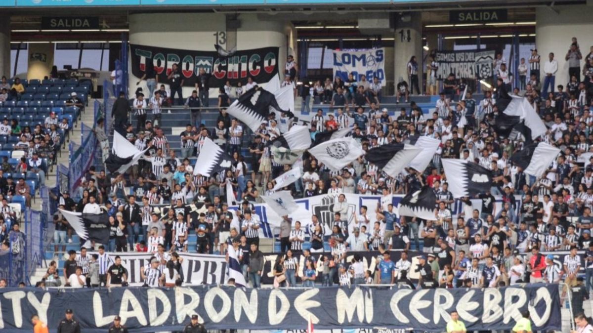 Hinchas Aficionados Rayados Monterrey entrenamiento
