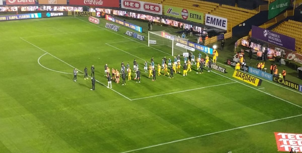 Liga MX, Guardianes 2021, Tigres, Estadio Universitario, León, pasillo