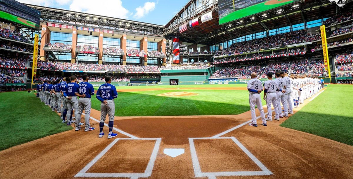 MLB, Beisbol, Rangers, Texas, Azulejos, Toronto, COVID-19, estadio lleno, Greg Abbott