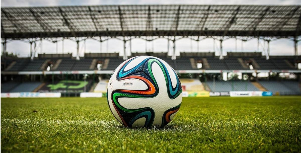 Futbol, FIFA, dinero