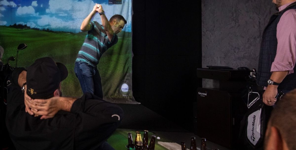 Mullingans, golf, simuladores, Monterrey, entretenimiento, que hacer, Golfzon