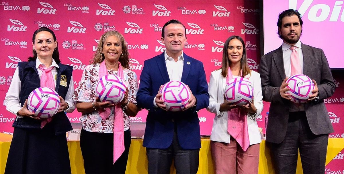 Liga MX, balón rosa, lucha contra el cáncer de mama, Mikel Arriola, IMSS, Ana Carolina Sepúlveda