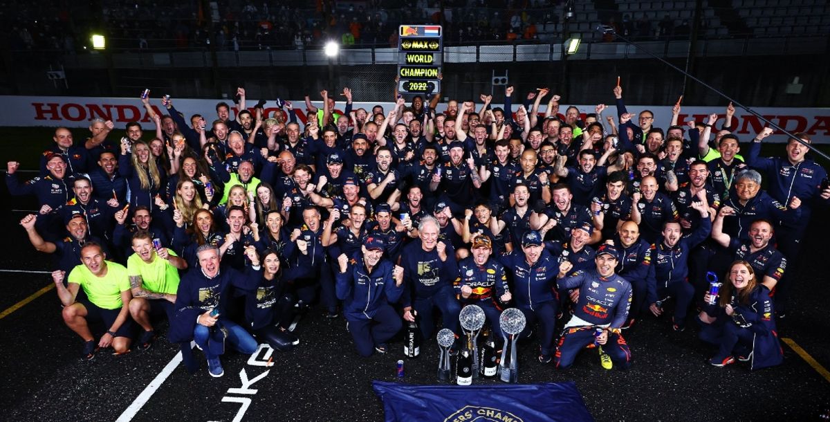Red Bull Racing, Formula 1, Checo Pérez, Max Verstappen, FIA, sanción, presupuesto