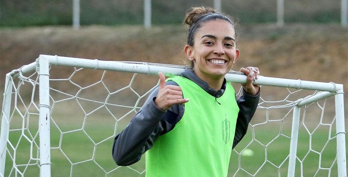 Rayadas, Isabella Echeverri, retiro, Selección Colombia, Sevilla, FIFAPro, Toledo Rockets, Palmiranas, Houston Aces, Elpides Kardistas