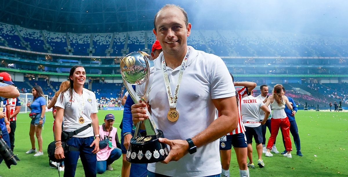 Liga MX Femenil, Chivas, Guadalajara, Juan Pablo Alfaro, Pato Alfaro, cese, campeón de Liga, Campeón de Campeonas