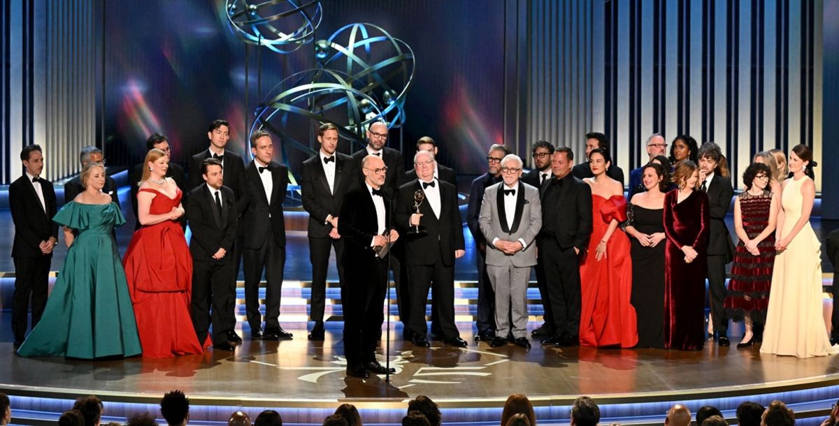 Televisión, premios Emmy,  Succession, The Crown, The Last of Us, The Bear, Critics Choice Awards, Golden Globes