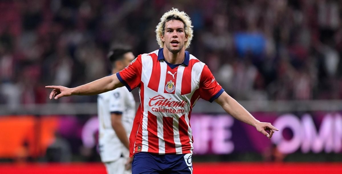 Chivas, Guadalajara, Liga MX, Pumas, Chicharito, Roberto Alvarado, Cade Cowell