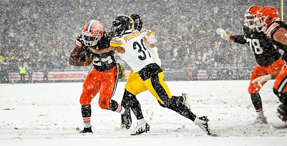 NFL, Semana 12, Browns, Steelers, Cleveland, Pittsburgh, Myles Garrett, Nick Chubb, Russell Wilson, crónica resultado