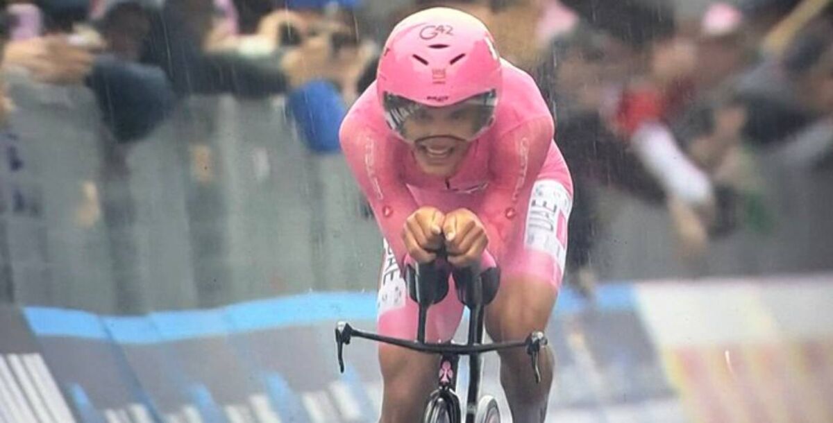 ciclismo internacional, isaac del toro, mexicano, giro de italia 2025, líder, suéter rosa