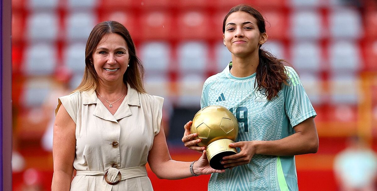 Montserrat Saldívar, México, Selección Mexicana, Tri Femenil, Sub 20, Canadá, Final, premios