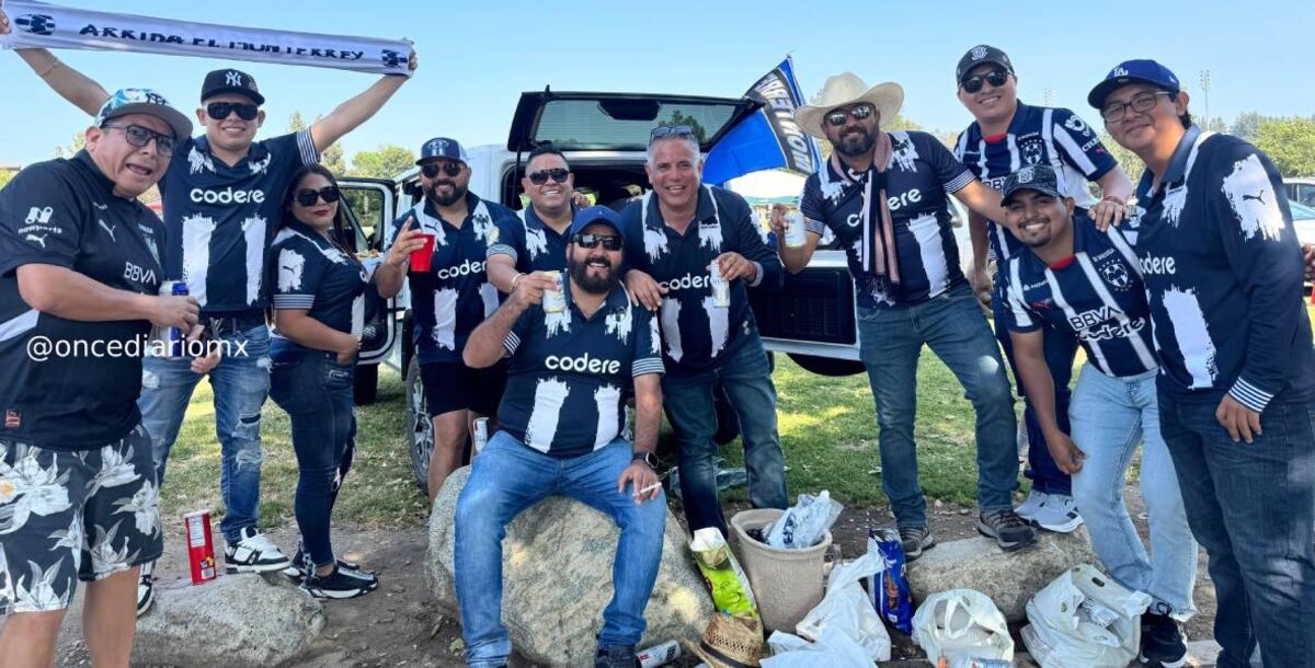 Mundial de Clubes, Urawa Reds vs. Rayados, estadio Rose Bowl, color, afición