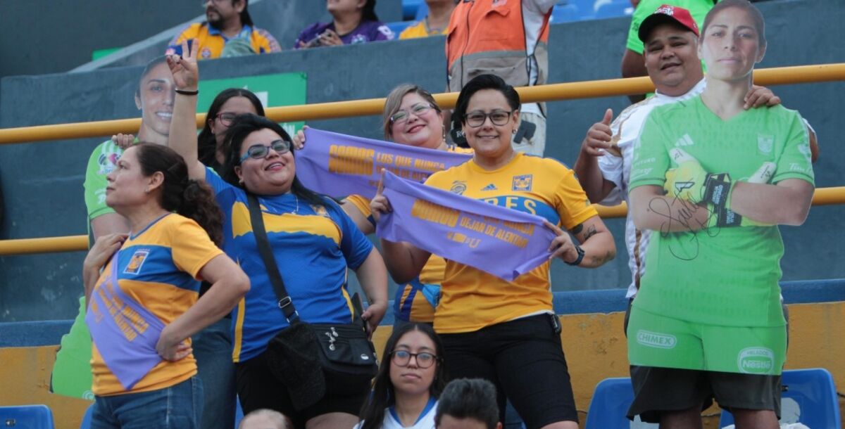 el color, Clásico Nacional Femenil, Tigres, Rayadas, edición 45, San Nicolás, Jornada 10. Estadio Universitario, afición