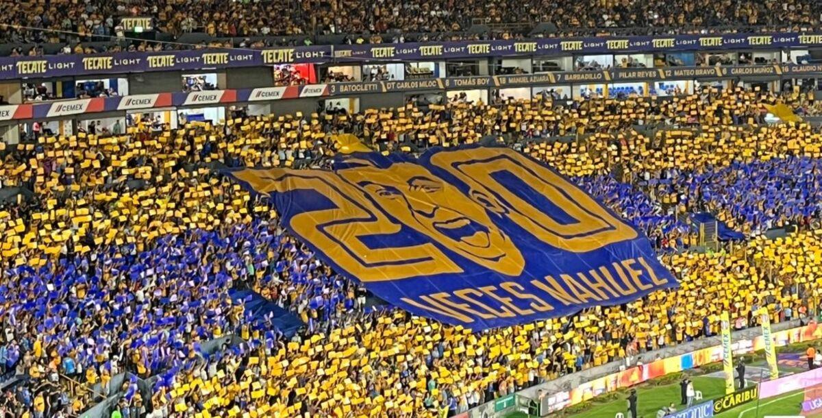 Nahuel Guzmán, Tigres, homenaje, 200 partidos, estadio Universitario, Libres y Lokos, tifo, Cruz Azul, Liga MX