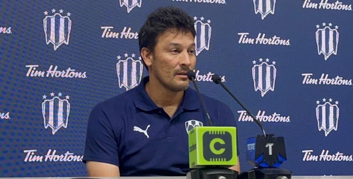 Leo Álvarez, director técnico, Rayadas, rueda de prensa, Jornada 16, Apertura 2025, Alejandro Corona, León Femenil