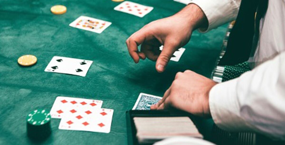 Por, qué, el, poker, sigue, atrayendo, a, miles, de, jugadores, en, la, era, digital