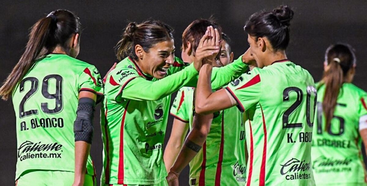 FC Juárez Femenil, Liguilla, Apertura 2025, Querétaro, goleada 4-0, Jasmine Casarez, doblete, Amanda Pérez, Miah Zuazua, pase a Liguilla