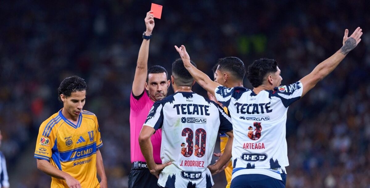 Clásico Regio, tarjetas rojas, expulsiones, Rayados, Tigres, tensión, al filo del reglamento, presión, Clásico 141