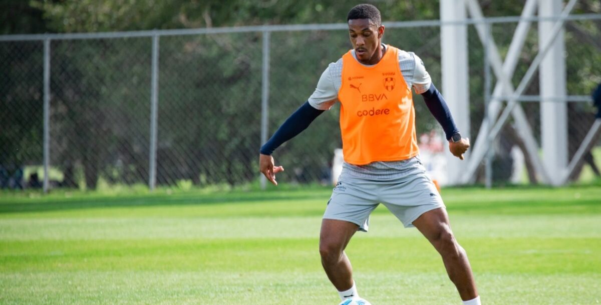 Rayados, entrenamiento, táctica fija, ejercicios, El Barrial, Jordi Guerrero, Domenec Torrent, Berterame, Iker Fimbres