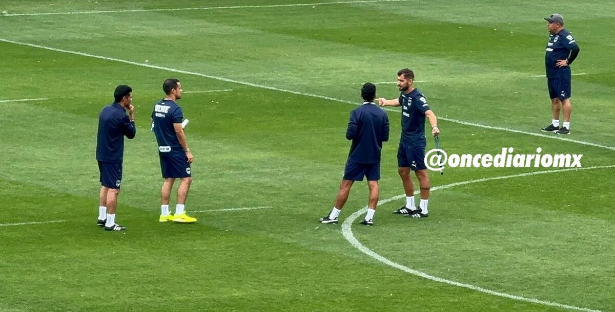Rayados, Querétaro, entrenamientos, Nicolás Sánchez, Monterrey, Domènec Torrent, lesionados, Fidel Ambriz, Anthony Martial