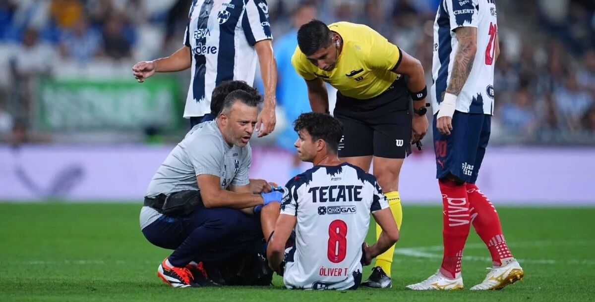 Rayados, Óliver Torres, Érick Aguirre, lesionados, bajas, Clásico Regio, Anthony Martial, Fidel Ambriz