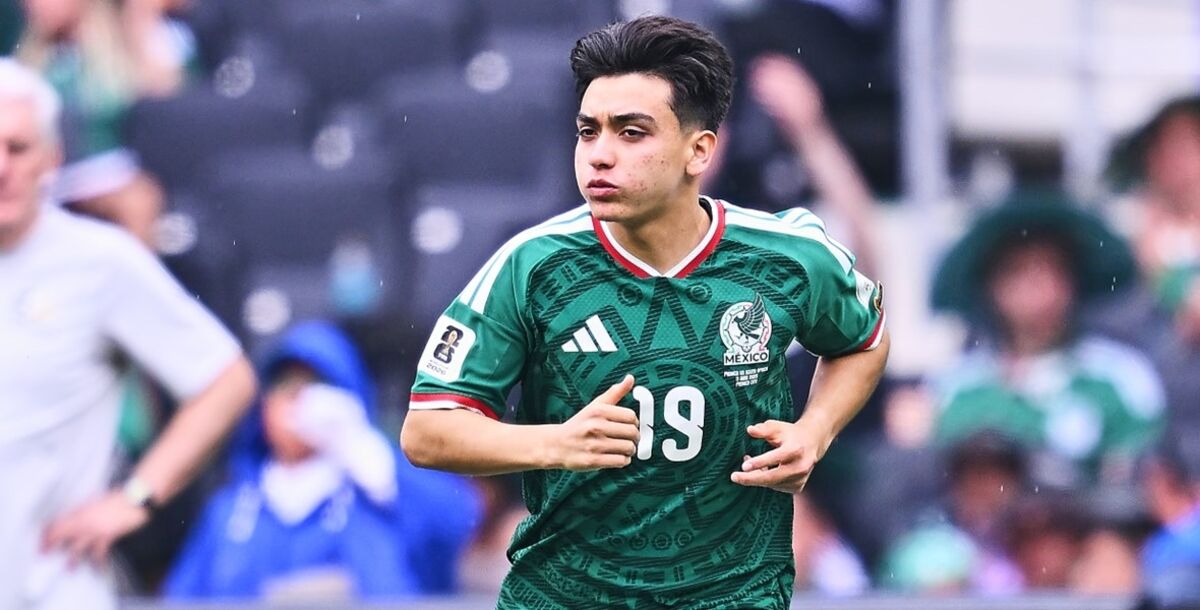Gilberto Mora, Tri, Selección Mexicana, jugador más joven de México en un Mundial, debut, récords históricos del Tri