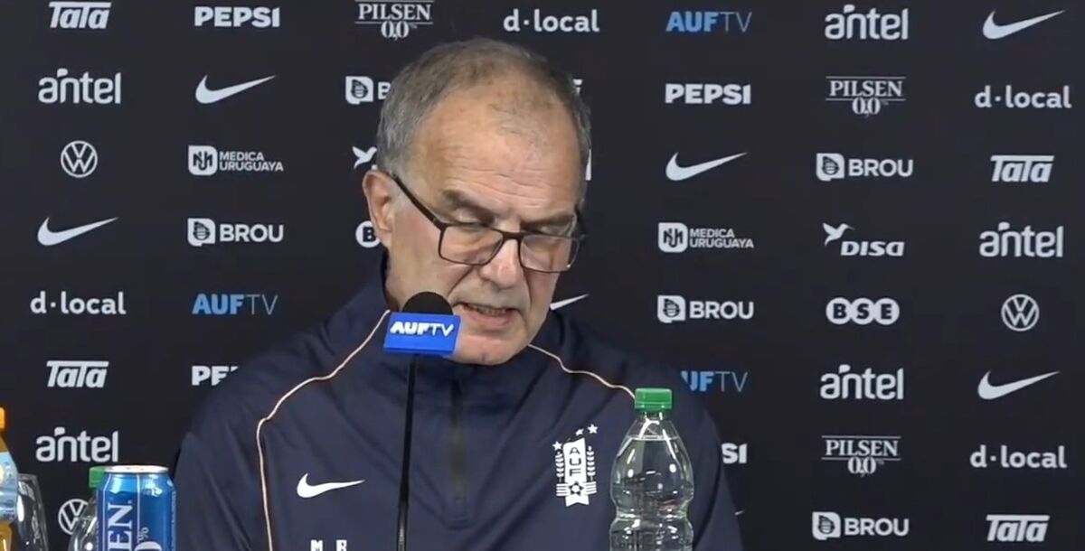 Marcelo Bielsa, renuncia, Selección de Uruguay, por qué se fue el Loco Bielsa, conferencia de prensa, director técnico, charlas