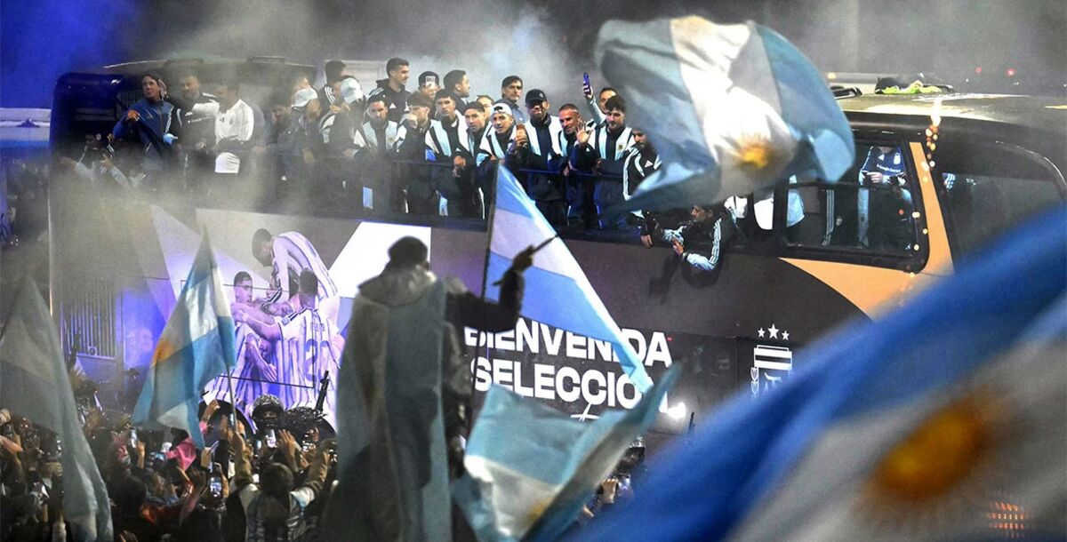 Mundial 2026, Argentina, Buenos Aires, recibimiento, agradecimiento, hinchas, AFA, banderas, fuegos artificiales, cánticos