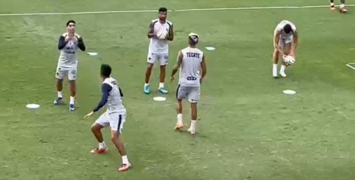 Sesión de entrenamiento de Rayados, prácticas dirigidas por el estratega Matías Almeyda, trabajos físicos y tácticos en El Barrial, circuitos de velocidad e intensidad, ejercicios de control y circulación de la pelota, corregir errores del arranque del torneo