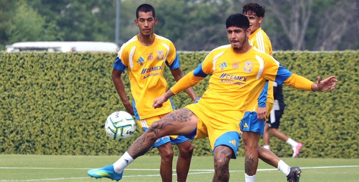 Sesión de entrenamiento de Tigres, prácticas dirigidas por Hernán Elizondo, entrenar en las instalaciones del CET, dinámicas de tiro a gol y posesión de pelota, trabajo físico con el cuerpo técnico de casa, preparar el partido frente a Querétaro