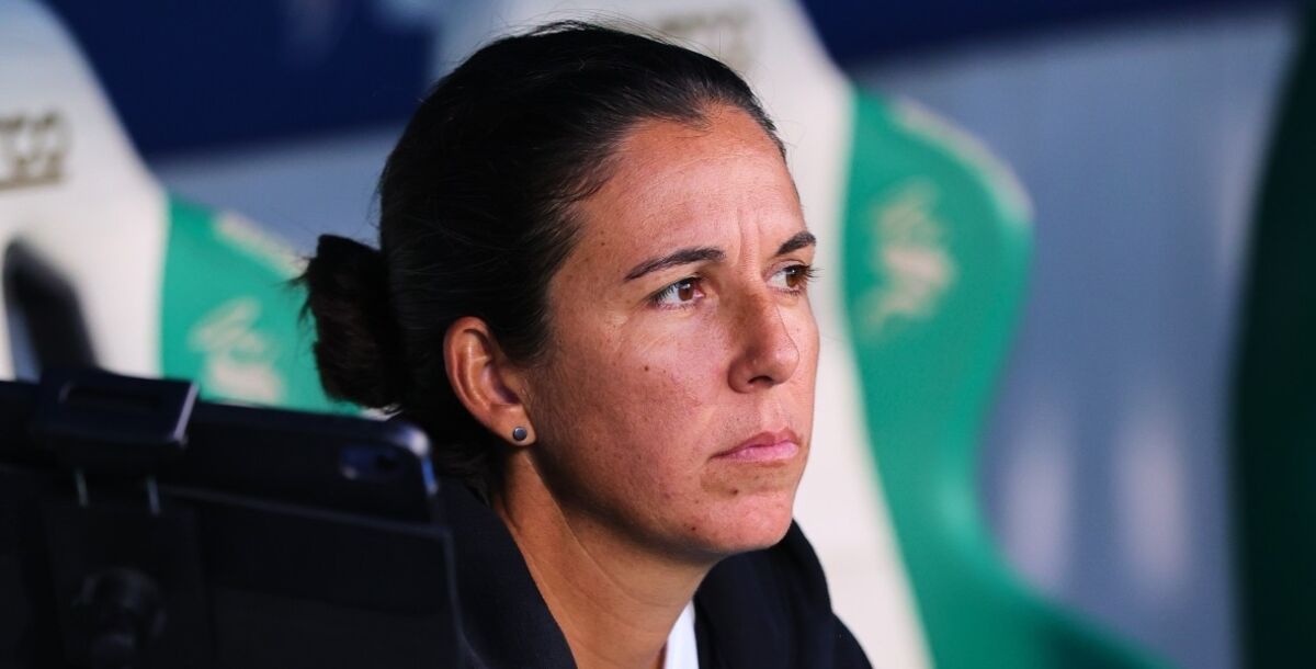 Amandine Miquel, entrenadora de Rayadas, conferencia de prensa, análisis, Santos Femenil, autocrítica, fallas defensivas, exigencia de contundencia, tranquilidad en el manejo de partido