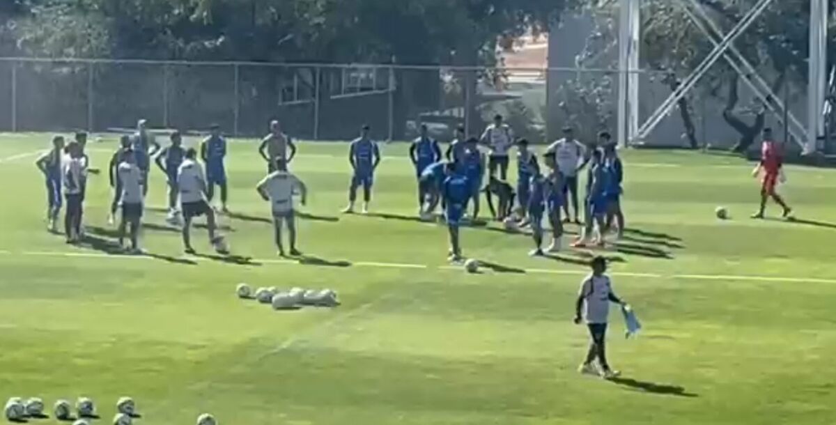 Entrenamiento, Rayados, El Barrial, práctica, Matías Almeyda, trabajo de alta intensidad y velocidad, dinámicas de asociación, circulación de pelota, definición frente al arco, León, Bajío, Chicago Fire