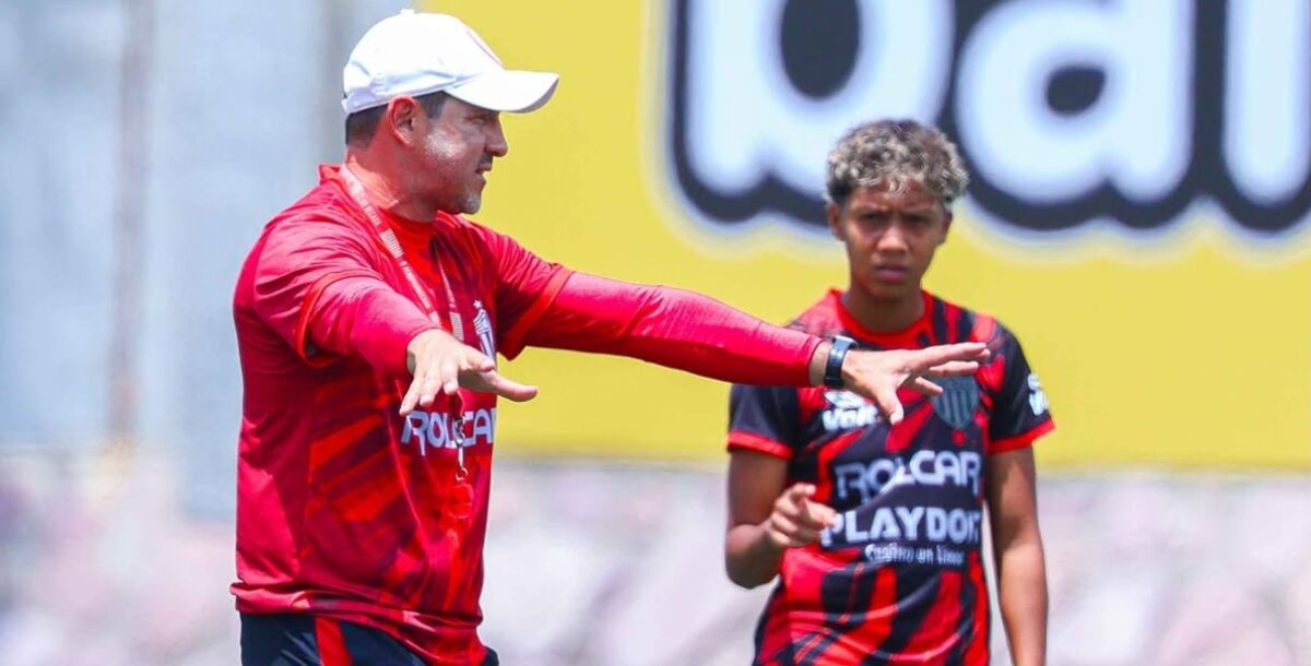 hugo sanchez, entrenador, necaxa femenil, nuevo desafio, liga femenil, trayectora, futbol mexicano