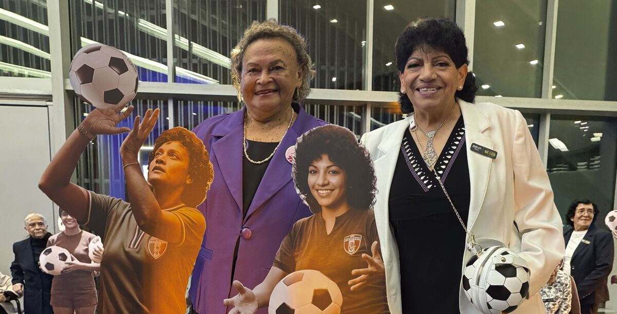 Martha Coronado, Elvira Aracén, Futbol Femenil, México, Mundial Femenil 1971, FIFA, Estadio Azteca, Estadio Jalisco, Liga Femenil