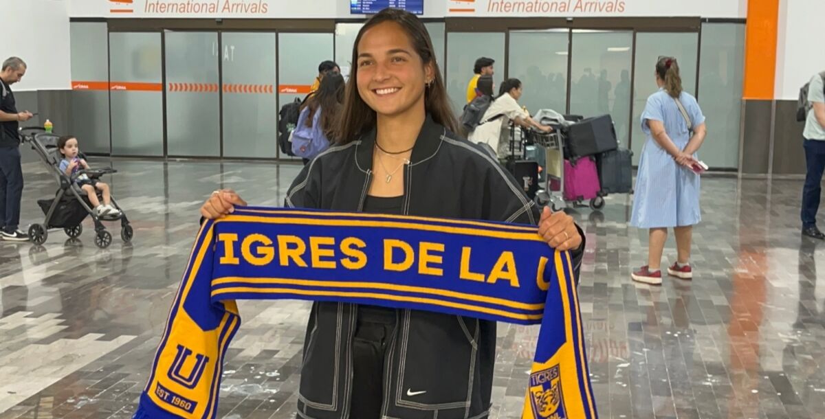 deyna castellanos, nuevo refuerzo, tigres femenil, apertura 2026, llegada aeropuerto, recibimiento, palabras