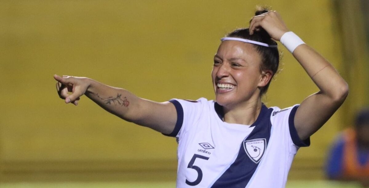 razones para cambiar de federacion futbol femenino, falta de minutos seleccion mayor cambio de federacion, motivos de jugadoras para cambiar de seleccion, oportunidad deportiva doble nacionalidad, Samantha López, Giana Riley, Miranda Solís