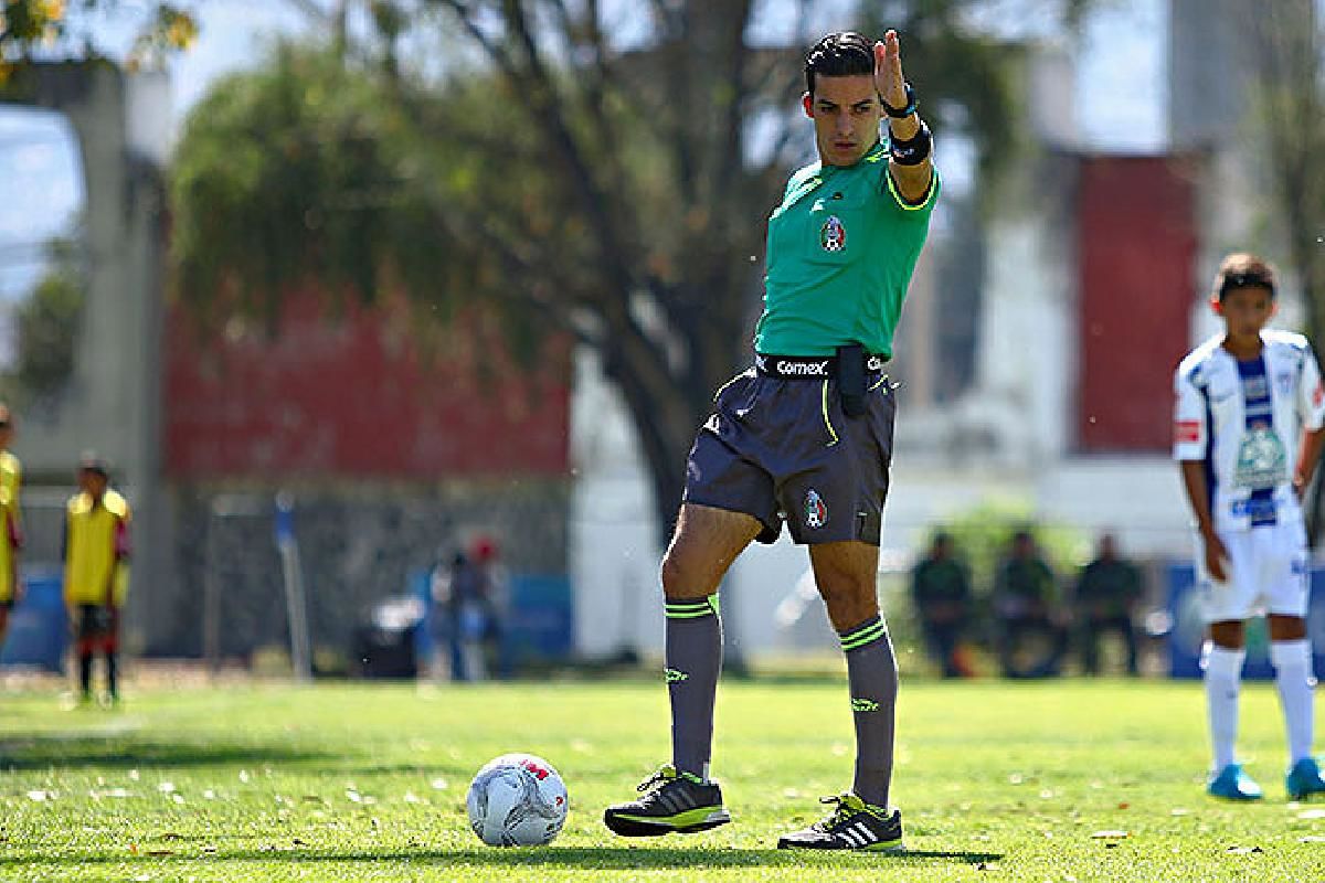 Futbol Liga Femenil MX Mario Terrazas Rayadas Tigres 