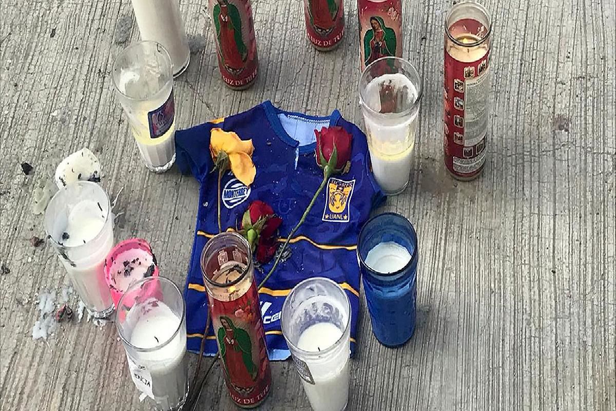 Huele a tristeza Tigres Rayados Avenida Aztlán bronca La Adicción Libres y Lokos pelea 