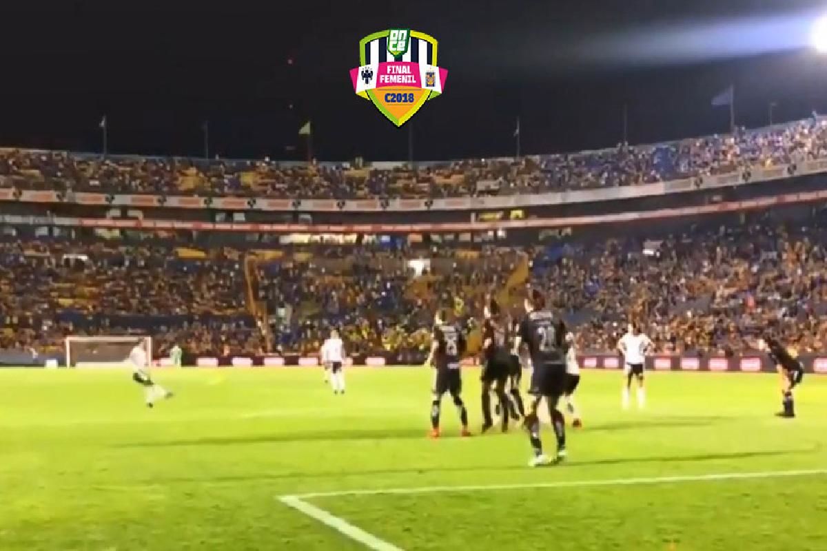 Gol empate Tigres Rayadas Femenil gol desde adentro estadio
