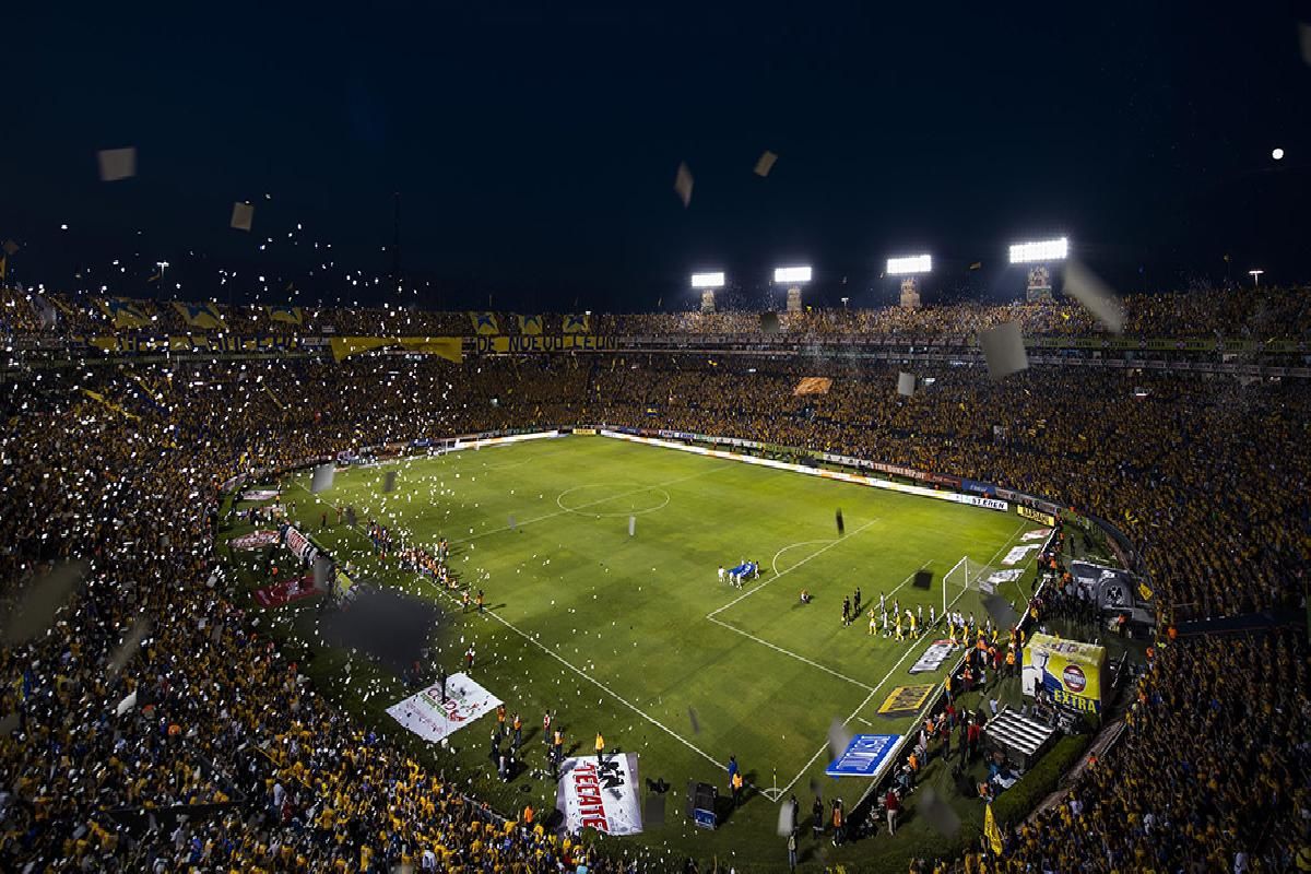 Shakira Tigres Estadio Universitario Liga MX