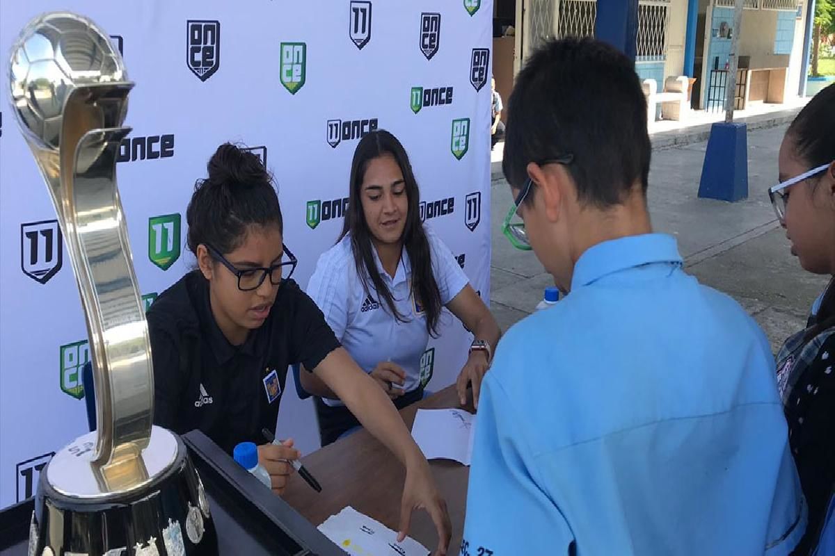 Sonrisas Firmas Tigres Femenil