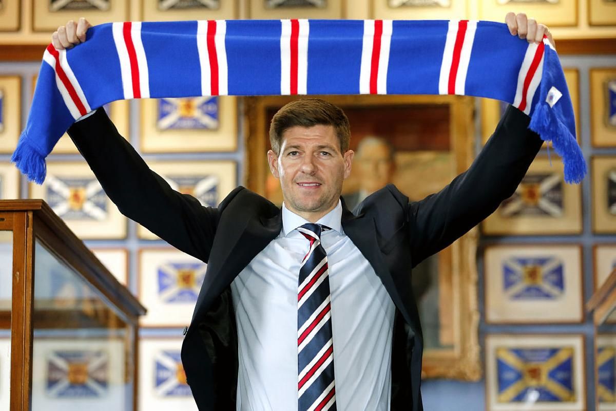Steven Gerrard Rangers Escocia