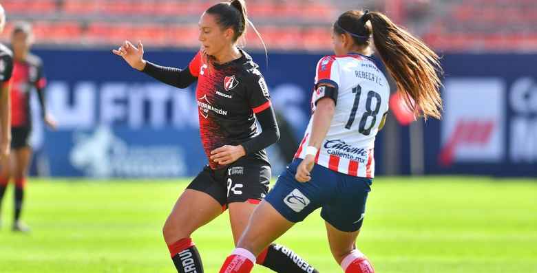 San Luis y Atlas empataron sin goles, en lluvia de tiros al poste